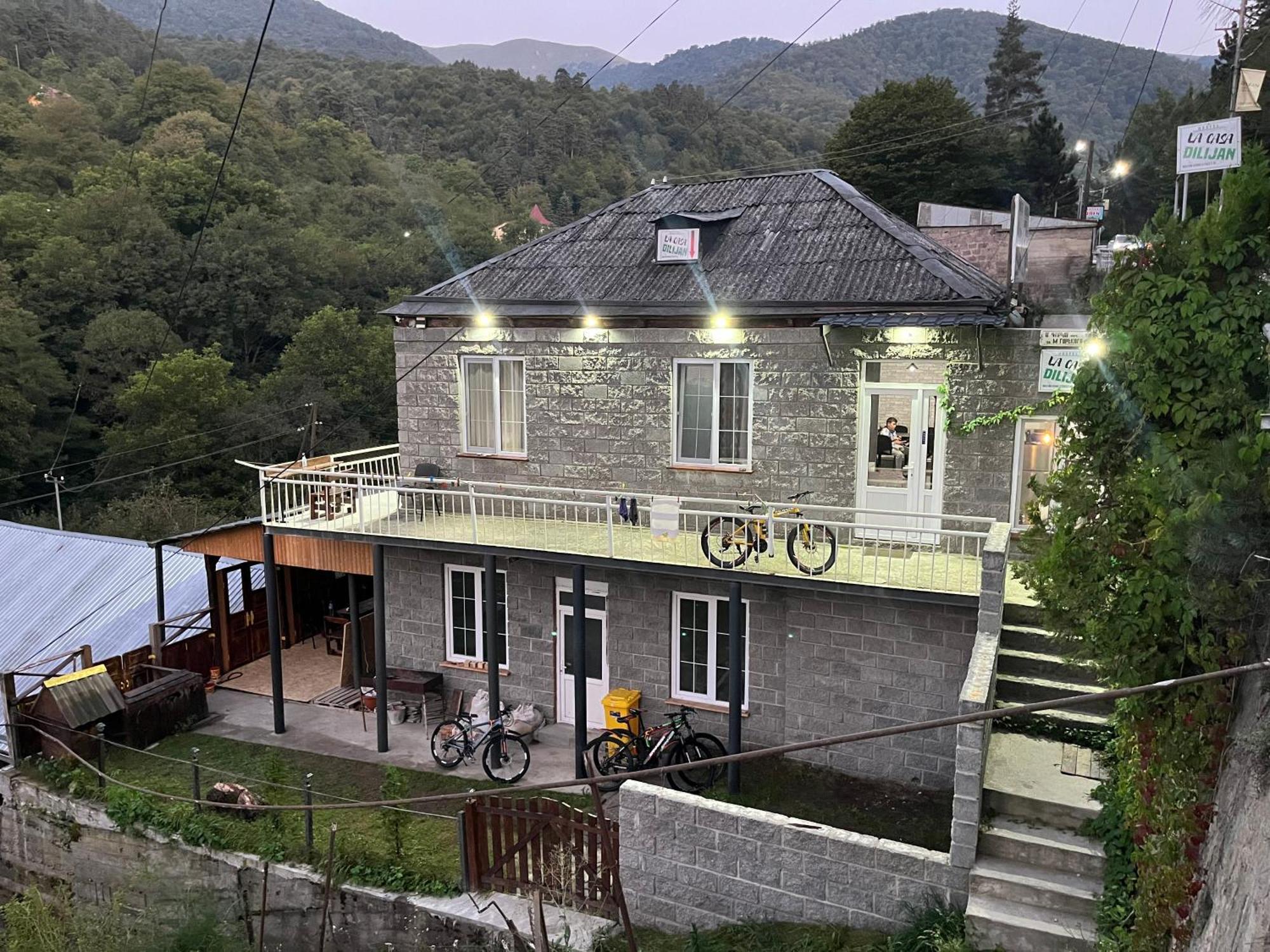Hostel La Casa Dilijan Bagian luar foto